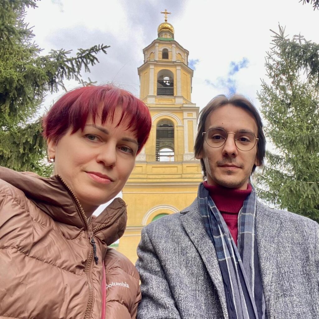 найти родственников